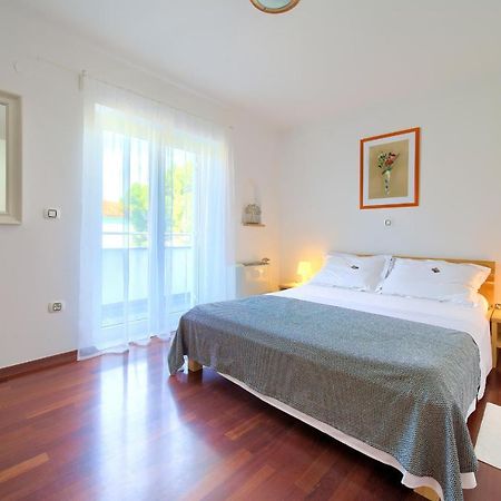 Bed&Breakfast Lucija Acomodação com café da manhã Punat Exterior foto