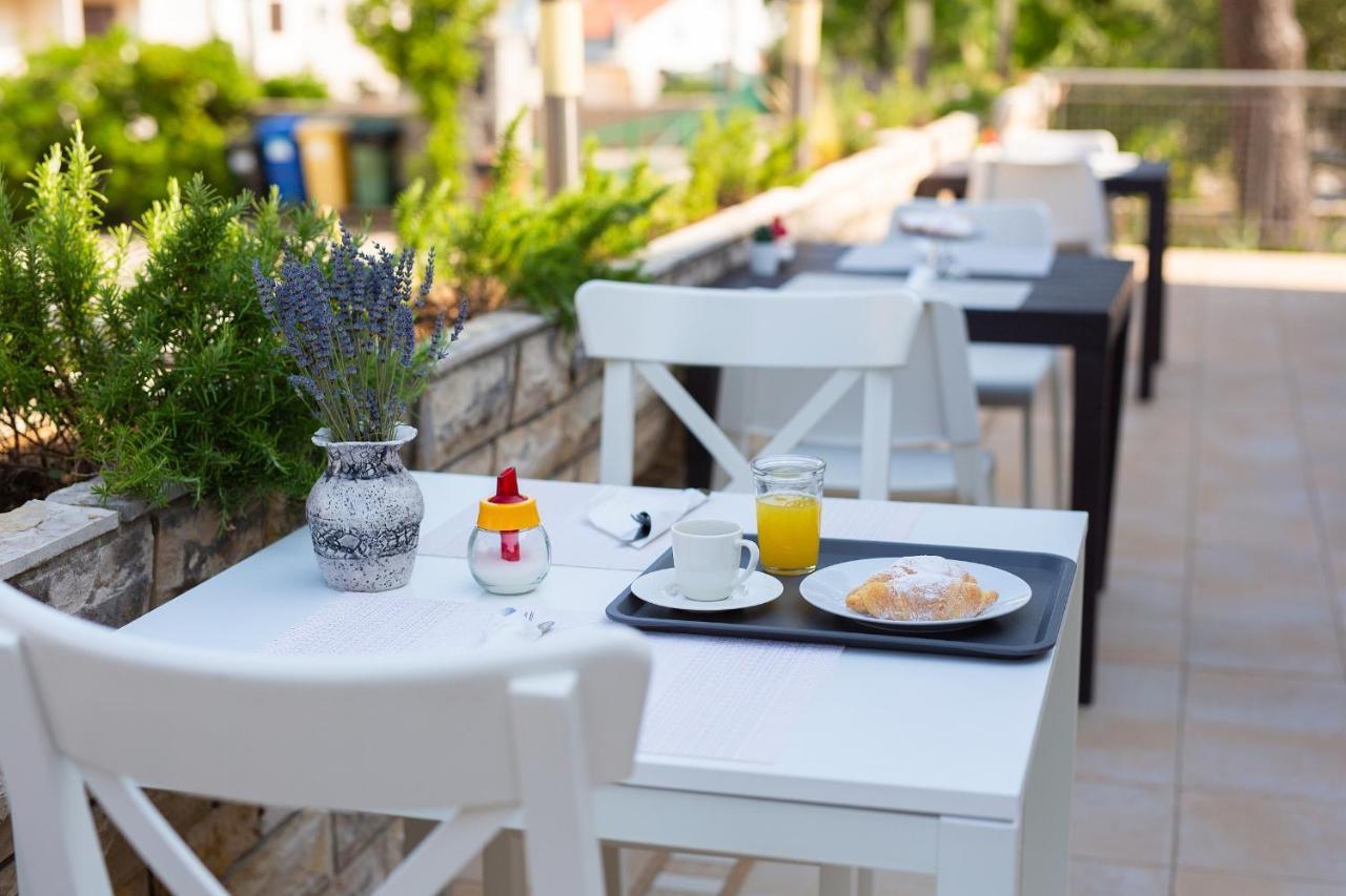 Bed&Breakfast Lucija Acomodação com café da manhã Punat Exterior foto